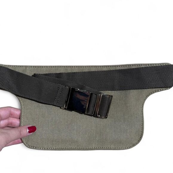 Y2K GUESS 90s Olive Green Canvas Belt Bag / Fanny Pack - Picture 7 of 7